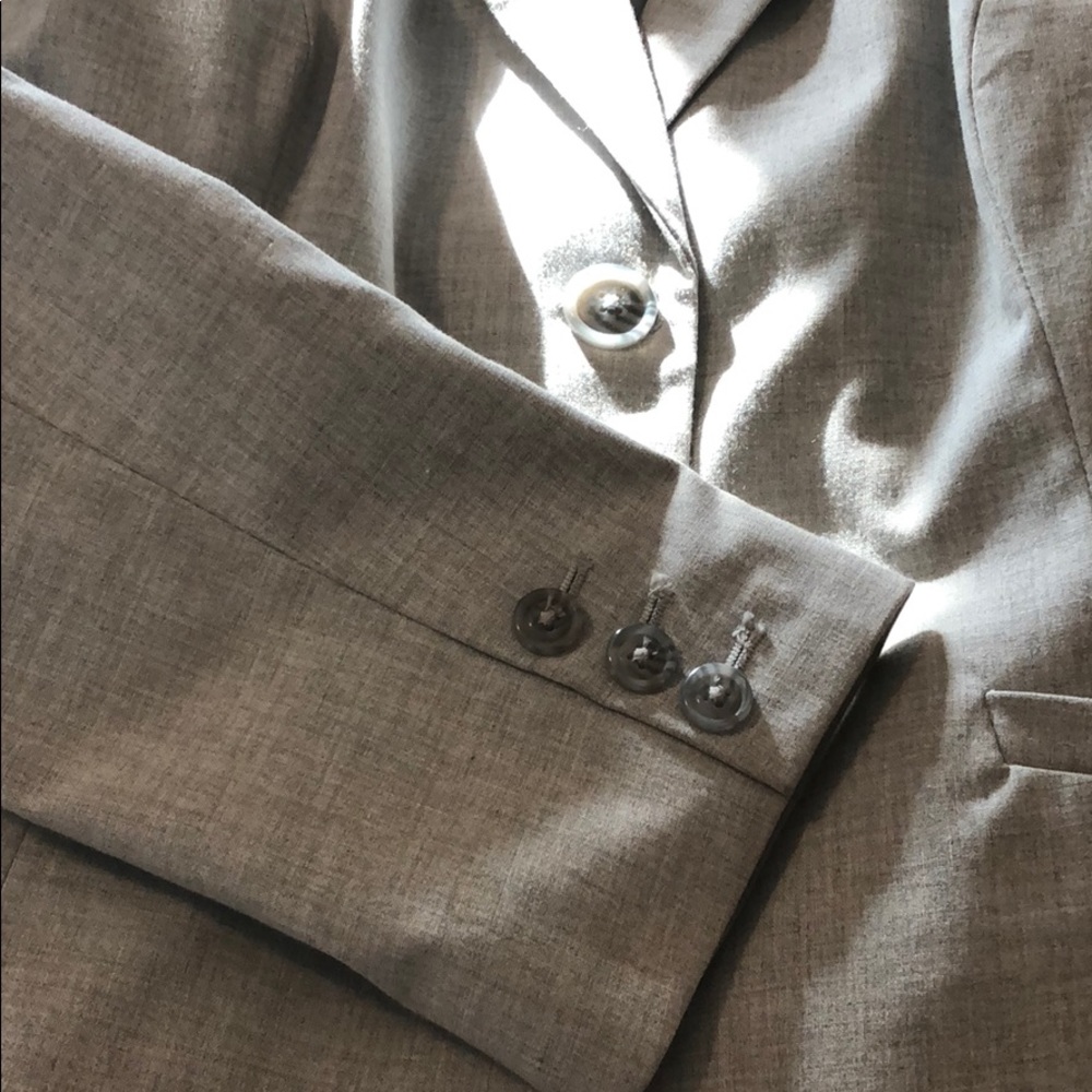 Light grey 2 button blazer - Picture 4 of 5
